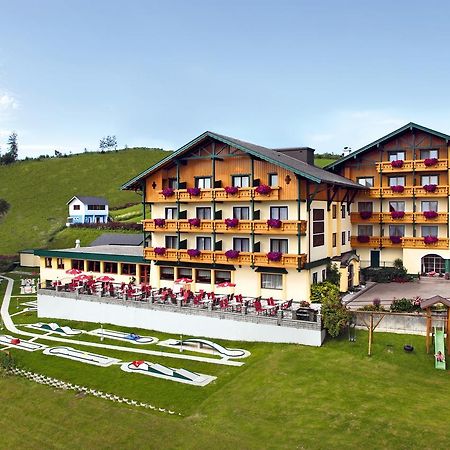 Ferienhotel Hofer Superior Strass im Attergau Dış mekan fotoğraf